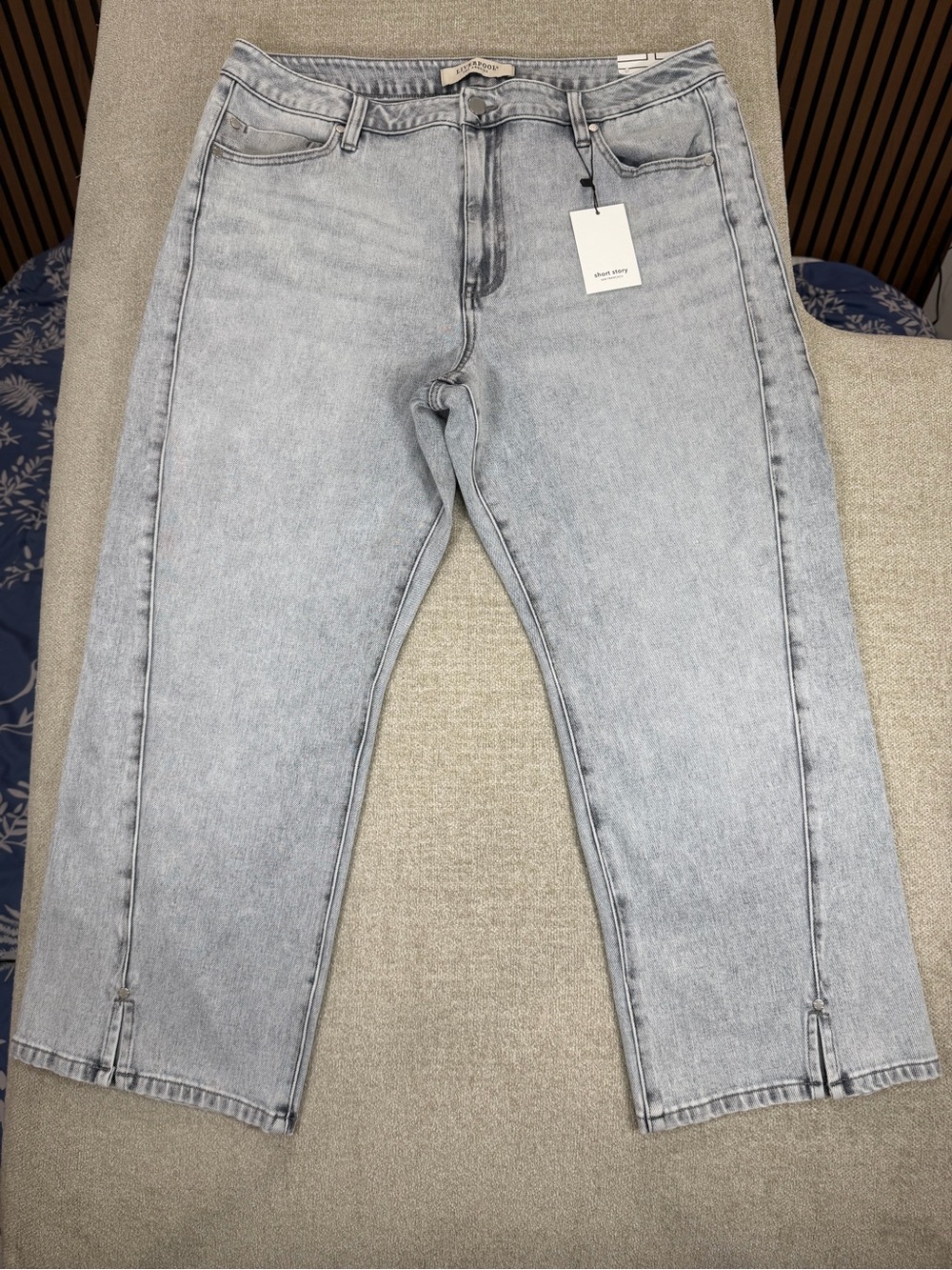 Liverpool Los Angeles Women’s 16P Petite Straight Light Wash Gray Denim Jeans